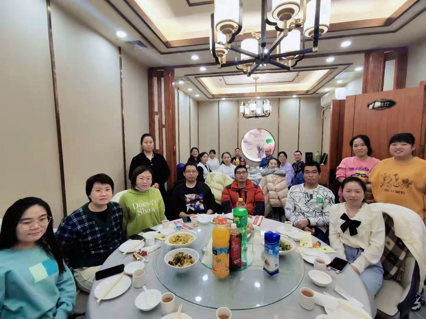 聚餐照.jpg